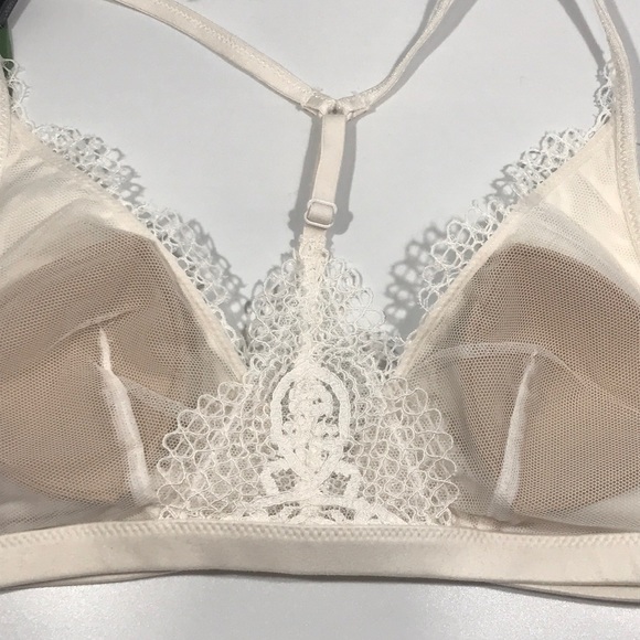 Victoria’s Secret Front Close Bralette in White - Picture 17 of 17